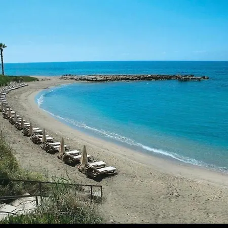 Holiday Apartment Walking Distance To The Sea Апартаменты *